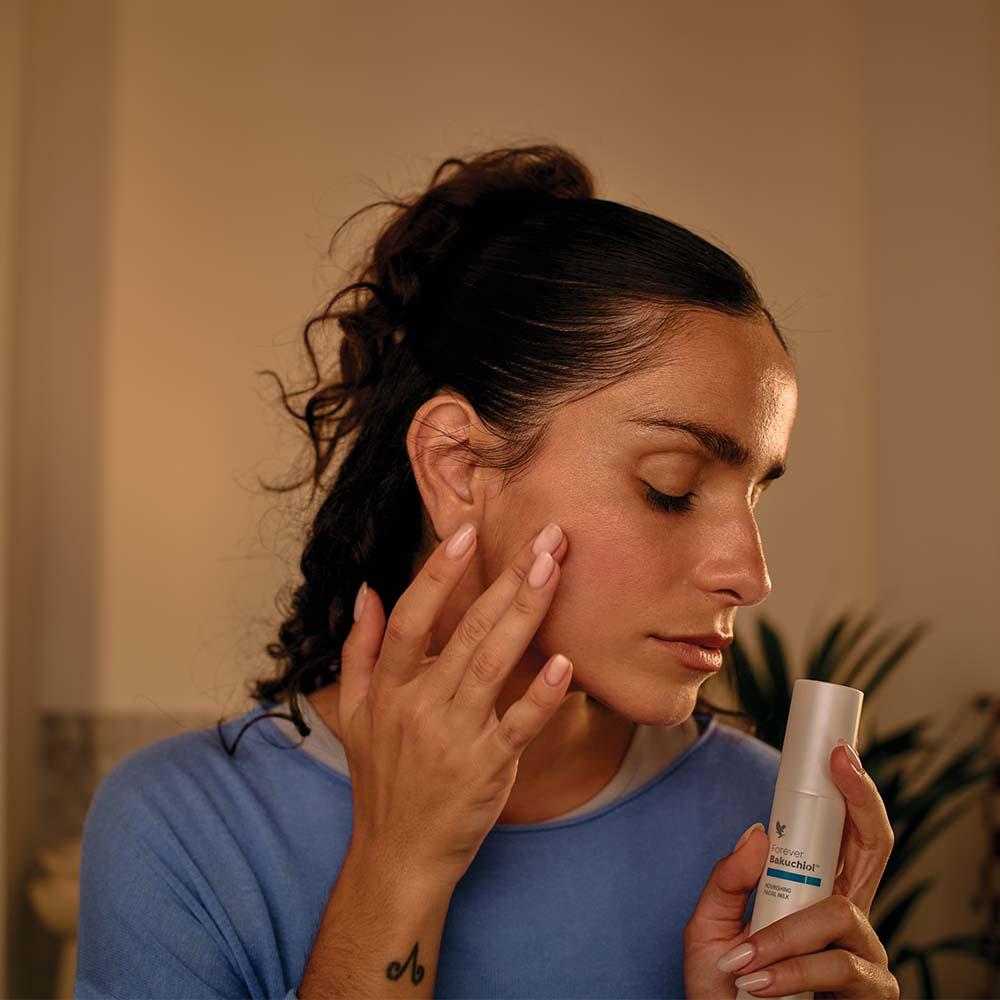 forever_bakuchiol__nourishing_facial_milk_pd_zoomedimage_1000_X_1000_1758305641950